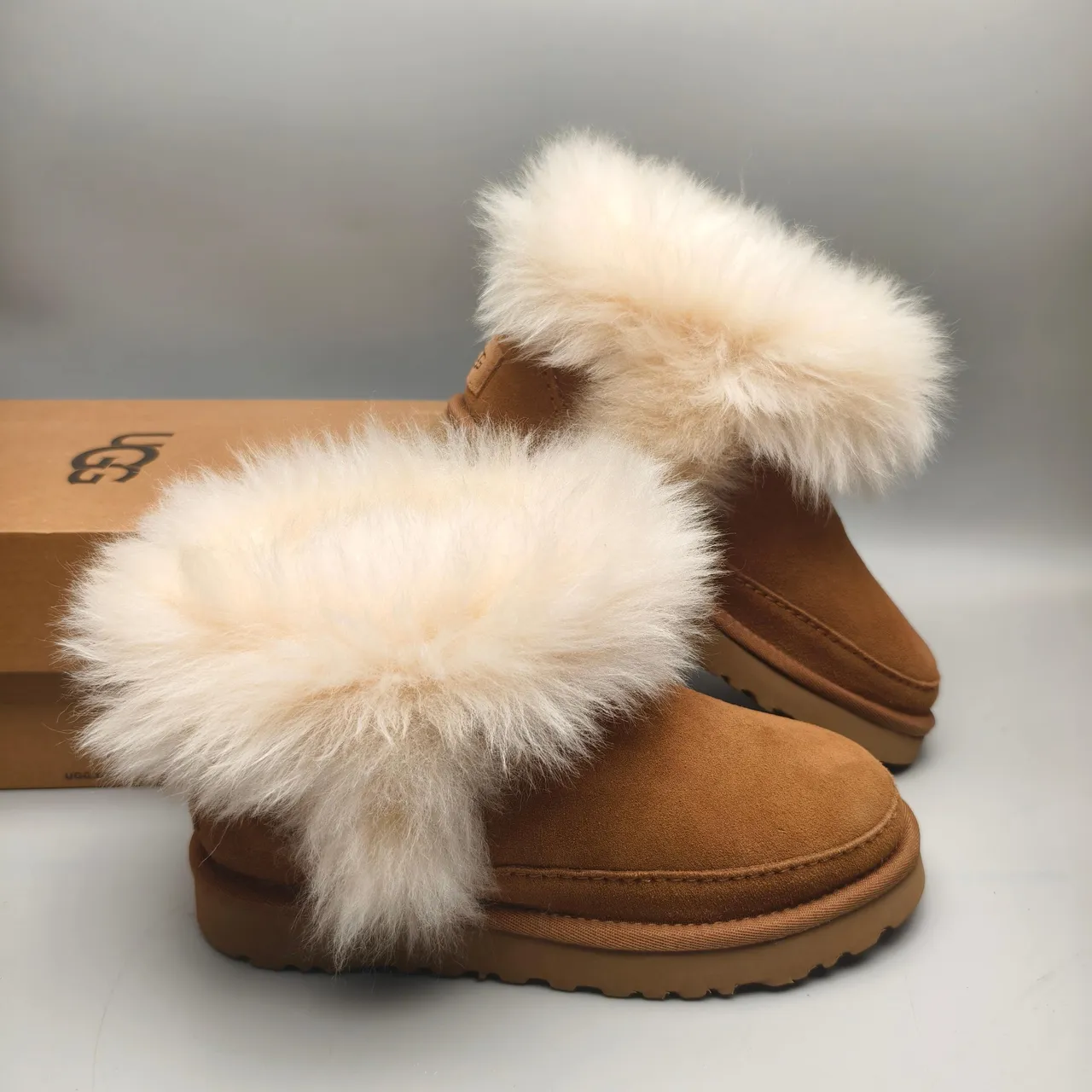 UGG Tasman 棕米色麂皮面料 超大羊毛袖口 雪靴 6