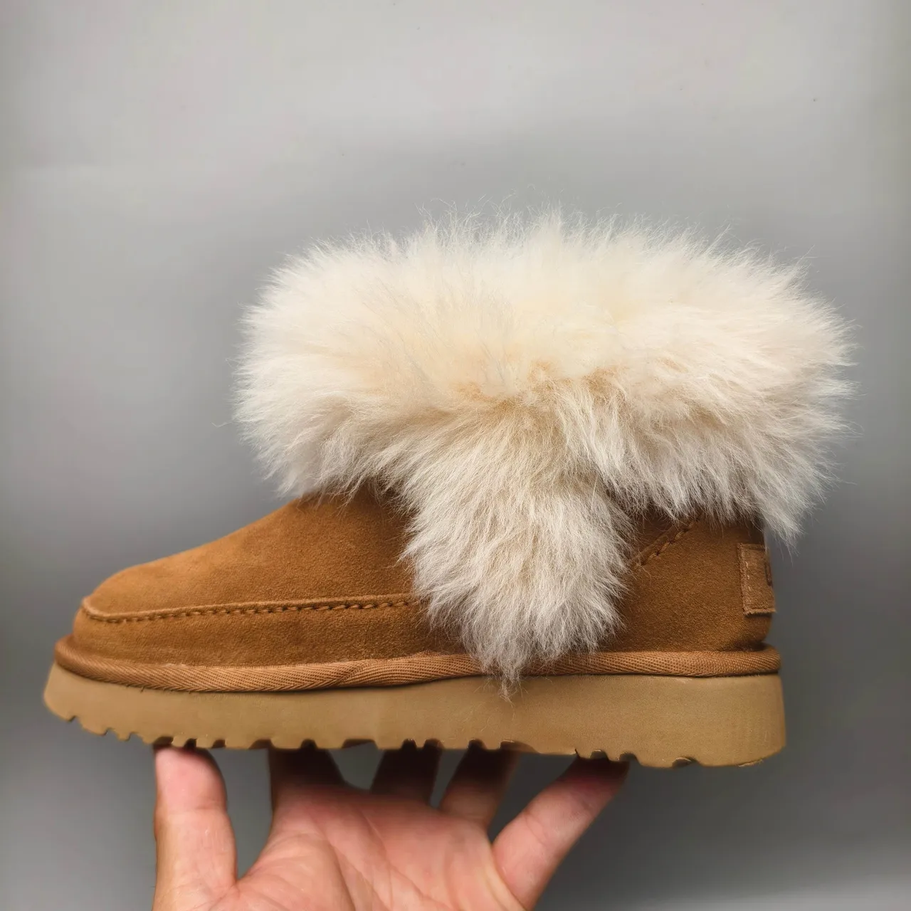 UGG Tasman 棕米色麂皮面料 超大羊毛袖口 雪靴 7