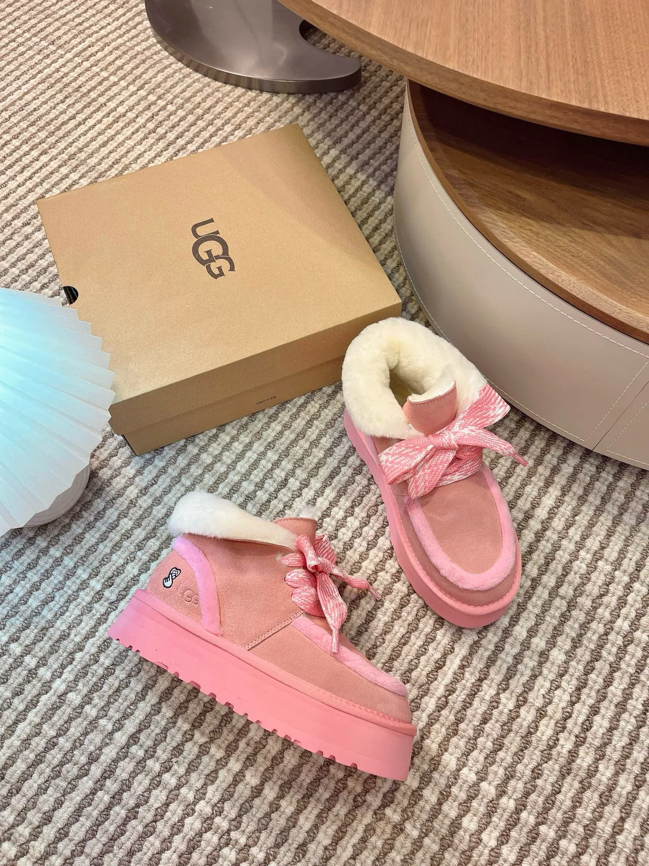 UGG Tasman Rosa Bege Solado de Plataforma Forradas com Shearling Botas de Neve 2