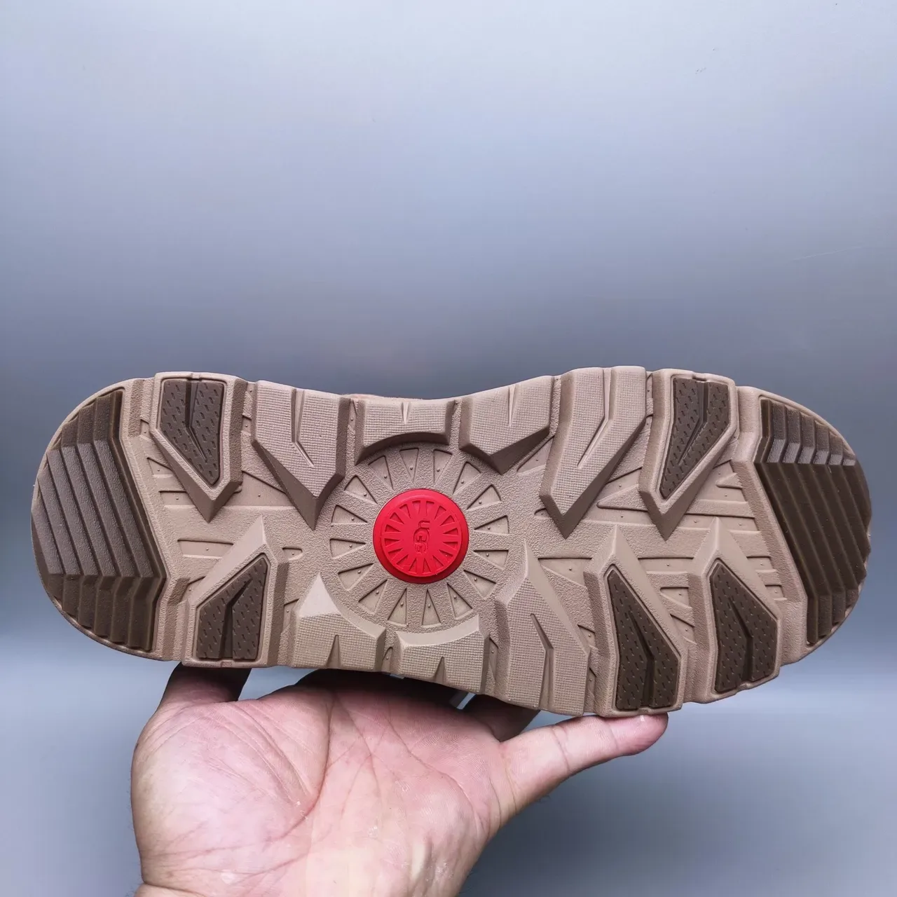 UGG Tasman Tan bottes à la cheville en daim lacées 3