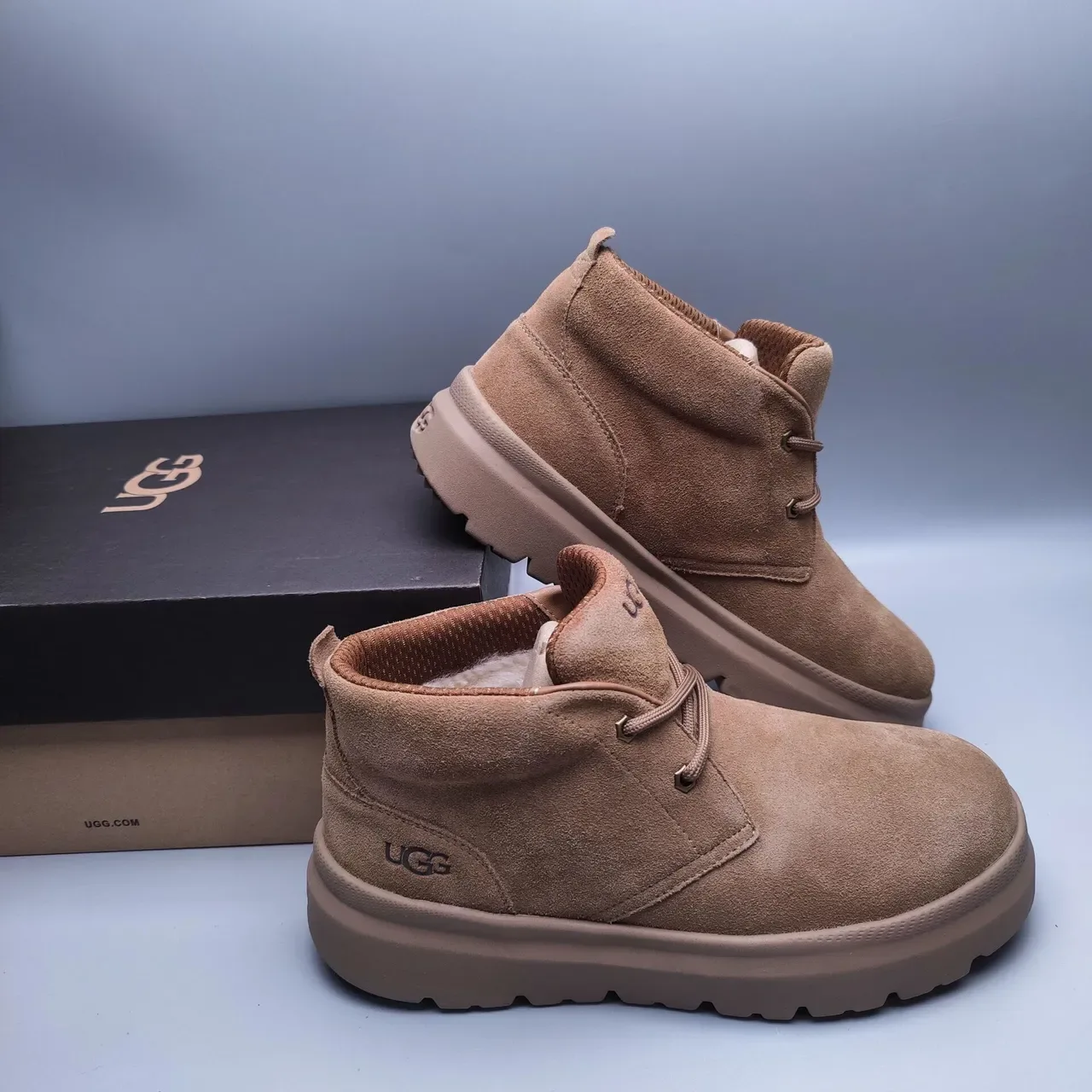UGG Tasman Tan bottes à la cheville en daim lacées 4