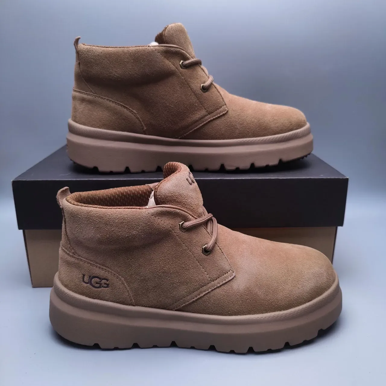 UGG Tasman Tan bottes à la cheville en daim lacées 6