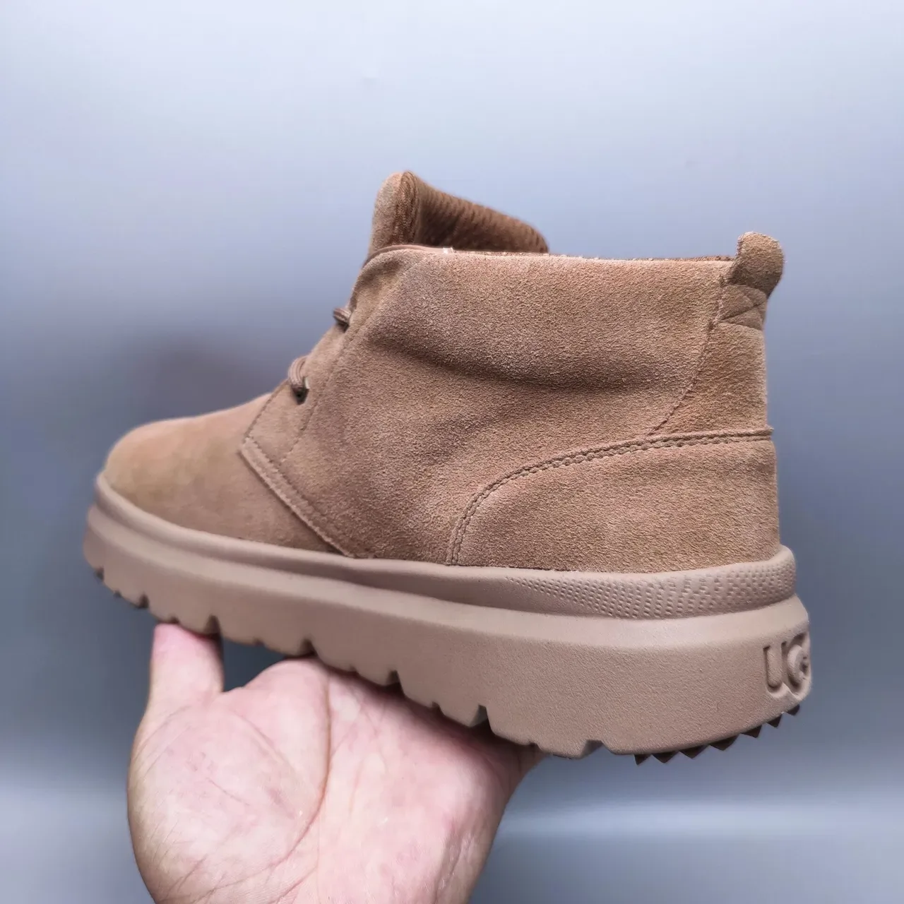UGG Tasman Tan bottes à la cheville en daim lacées 7
