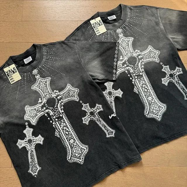 Camiseta Vale Forever cruz de strass lavagem ácida 2