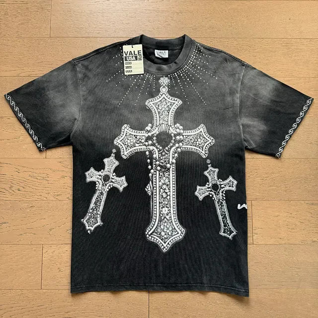 Camiseta Vale Forever cruz de strass lavagem ácida 3
