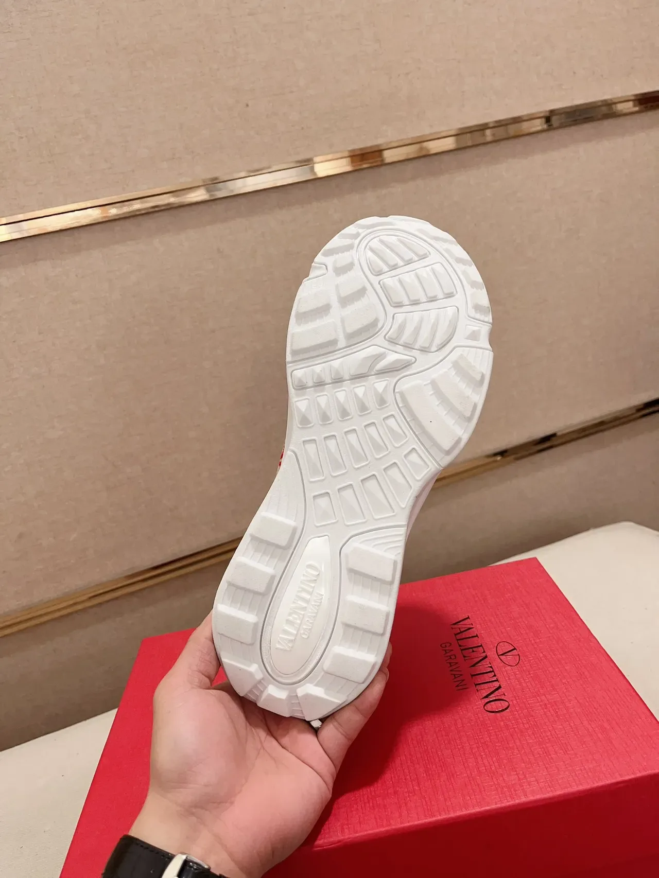 Valentino Sapatilhas Lifestyle Preto Bege Geometric Jacquard Upper Oversized VLogo Cage 3
