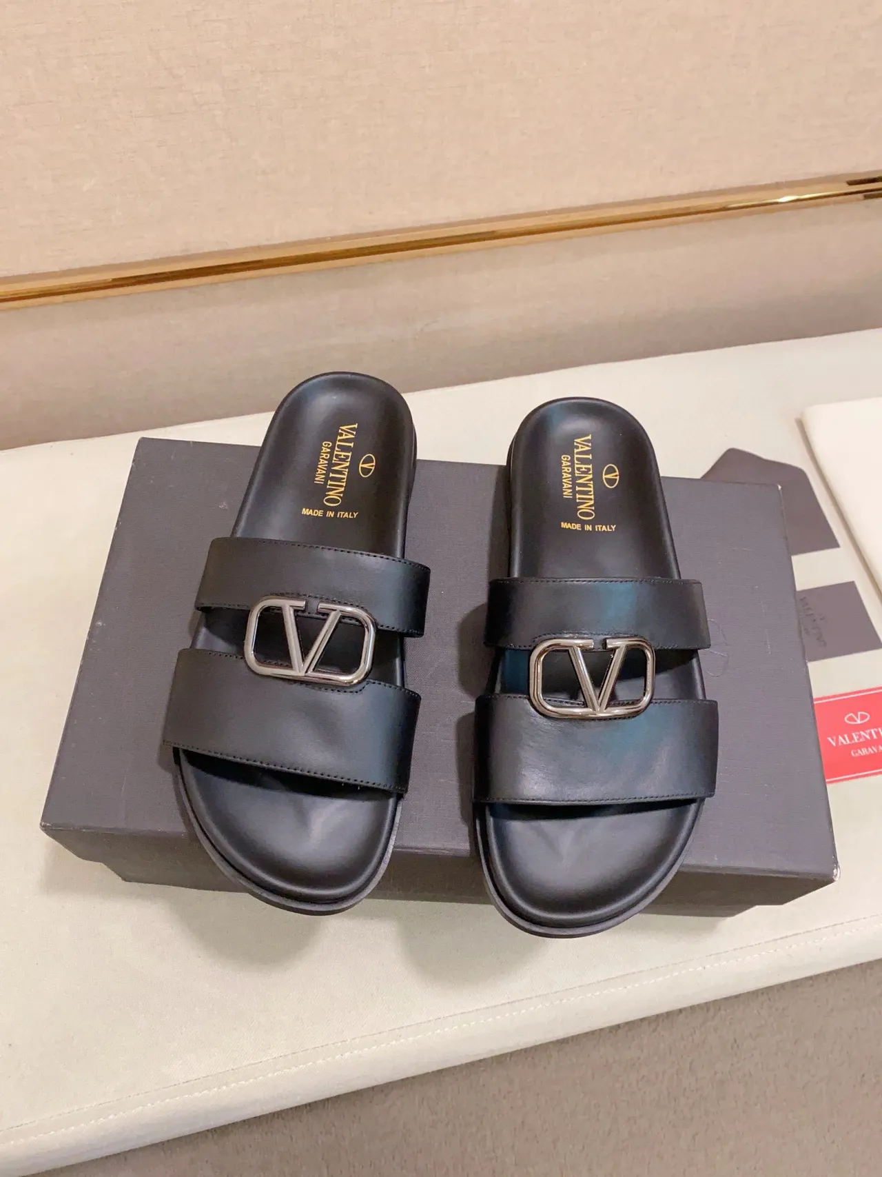 Valentino Aberto Preto Marinho Correia Dupla Metálica VLogo Fivela Sandálias 11