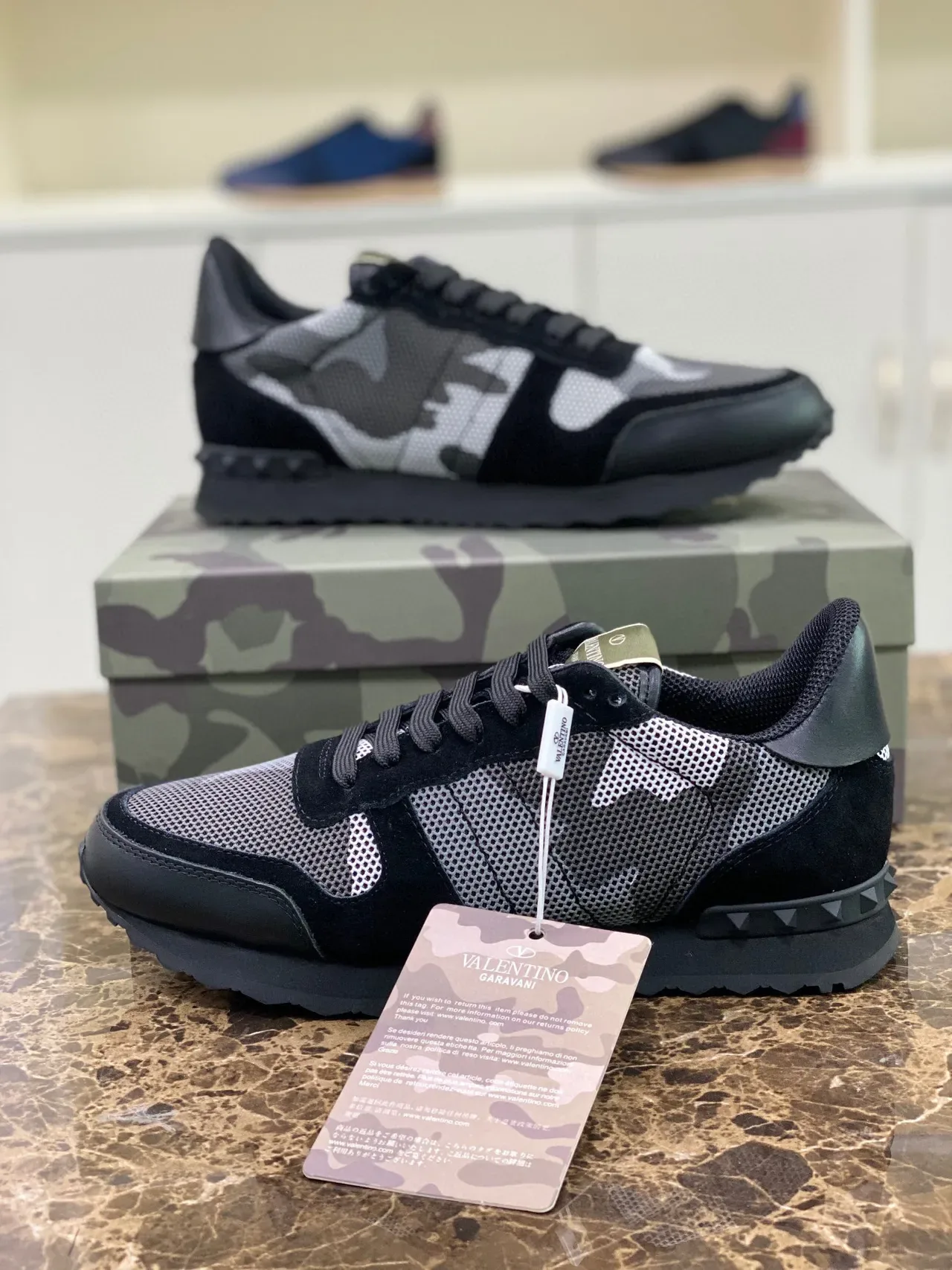 Valentino Rockstud ক্যামোফ্লেজ মেশ এবং স্যুড লাইফস্টাইল স্নিকার্স 6