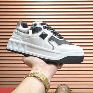 Valentino Rockstud প্ল্যাটফর্ম লাইফস্টাইল স্নিকার