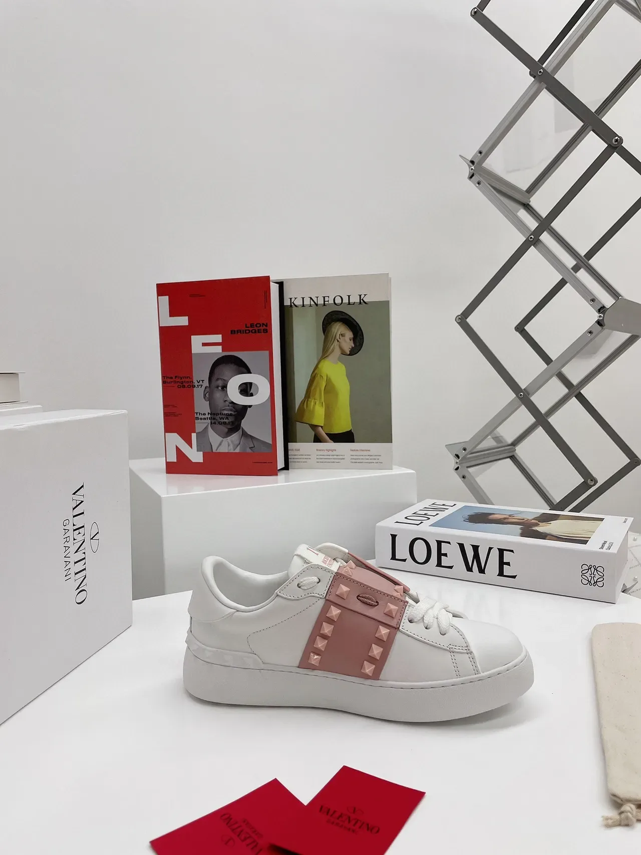 Valentino Rockstud Untitled 白色粉色铆钉厚底生活方式运动鞋 6