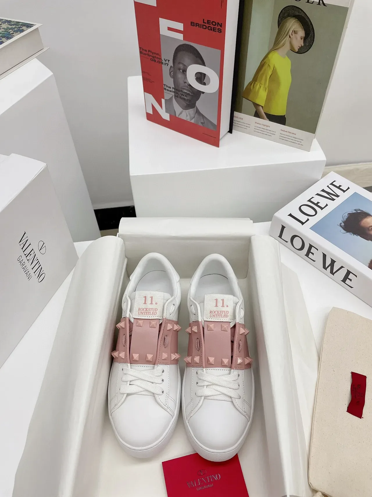 Valentino Rockstud Untitled 白色粉色铆钉厚底生活方式运动鞋 8