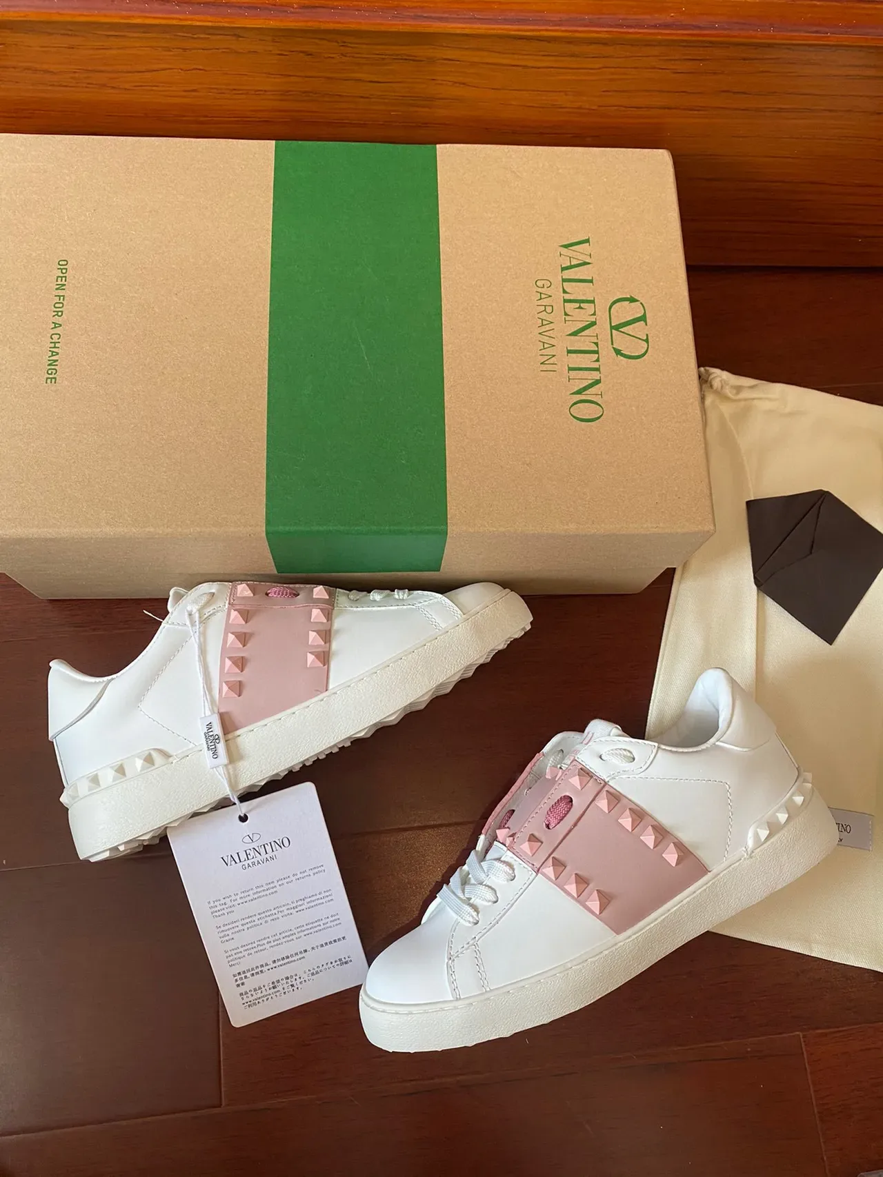 Valentino Rockstud Brancas e Rosadas com Studs Lifestyle Sneakers 7