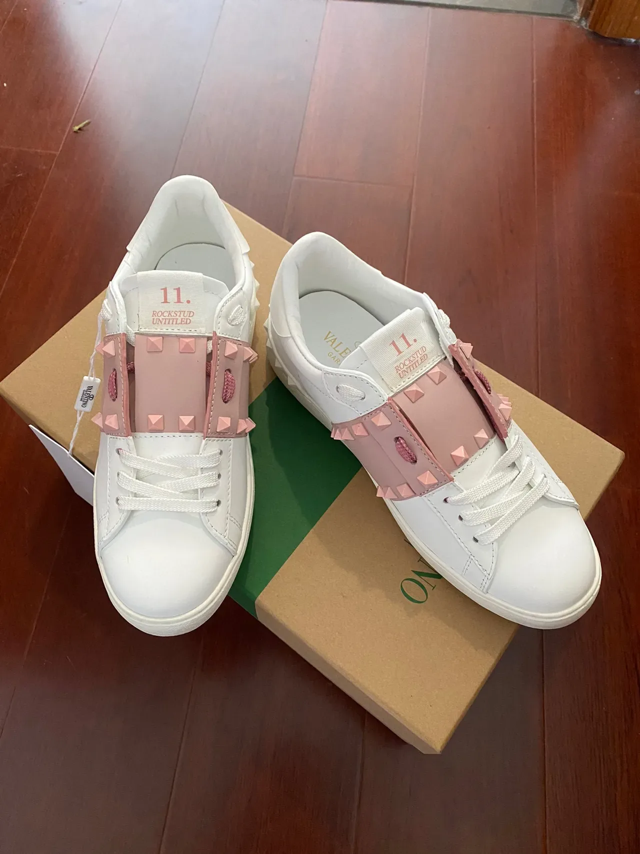 Valentino Rockstud Brancas e Rosadas com Studs Lifestyle Sneakers 9