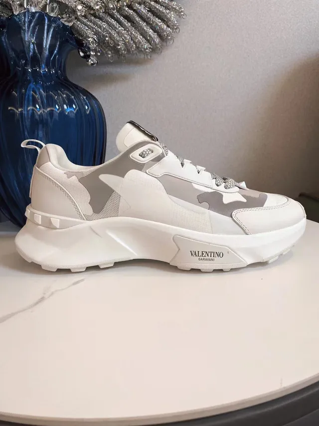 Valentino Rockstud সাদা ধূসর সোল ক্যামোফ্লেজ প্যানেলিং চাঙ্কি স্নিকার্স 2