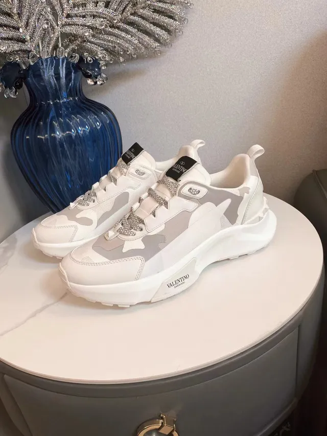 Valentino Rockstud সাদা ধূসর সোল ক্যামোফ্লেজ প্যানেলিং চাঙ্কি স্নিকার্স 6