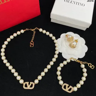 Valentino VLTN Beige Dorado Perla Cadena Pavé-Crystal VLogo Collar