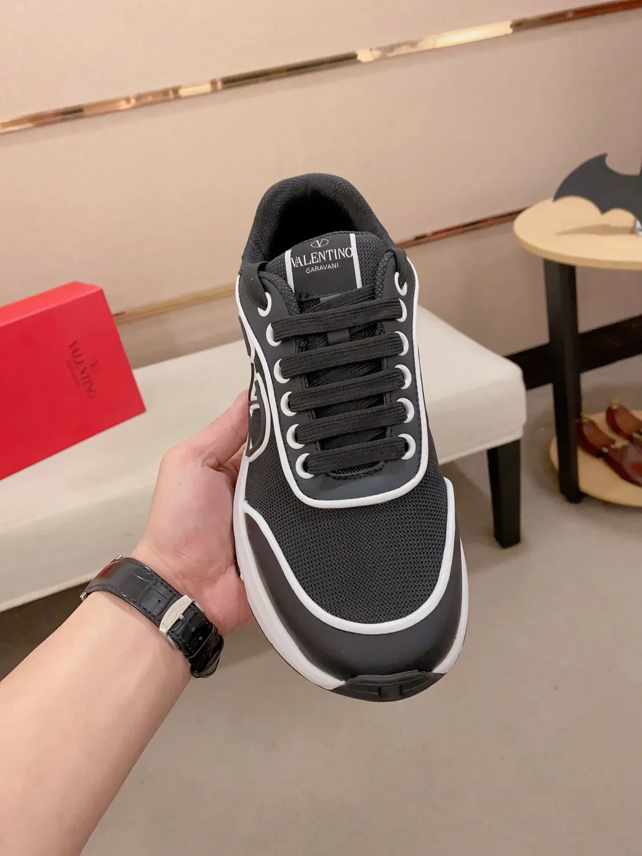 Valentino VLTN কালো এবং সাদা লাইফস্টাইল স্নিকার 5