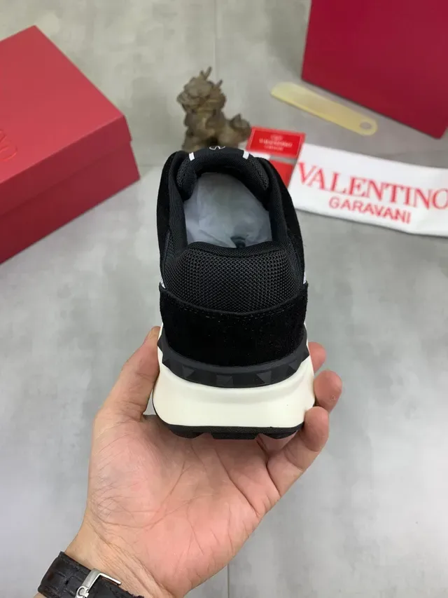 Valentino VLTN काला मेश और सुड चंकी स्नीकर 3