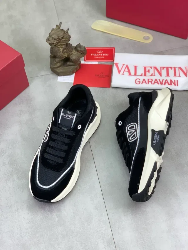 Valentino VLTN काला मेश और सुड चंकी स्नीकर 5