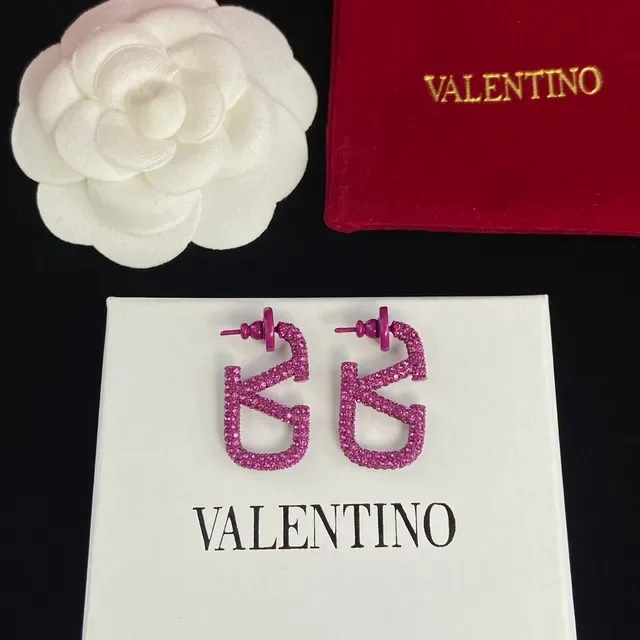 Valentino VLTN ক্রিস্টাল-প্যাভে লোগো কানের দুল 3