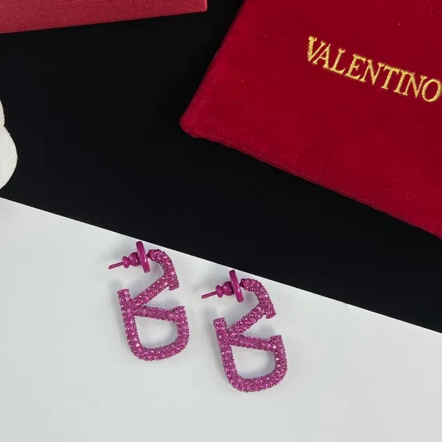 Valentino VLTN ক্রিস্টাল-প্যাভে লোগো কানের দুল 4