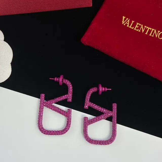 Valentino VLTN ক্রিস্টাল-প্যাভে লোগো কানের দুল 6