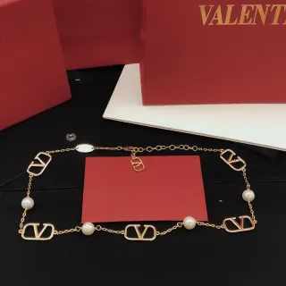 ভ্যালেন্টিনো VLTN Logo পার্ল চেইন নেকলেস