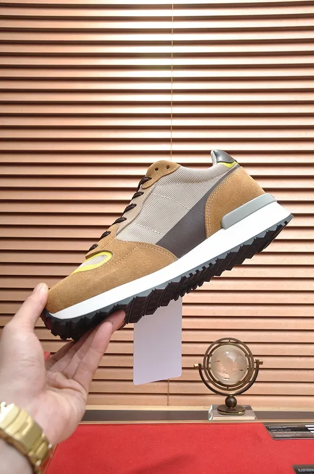 Valentino VLTN Runner Zapatillas Lifestyle Marrón Tan Ante y Malla 4