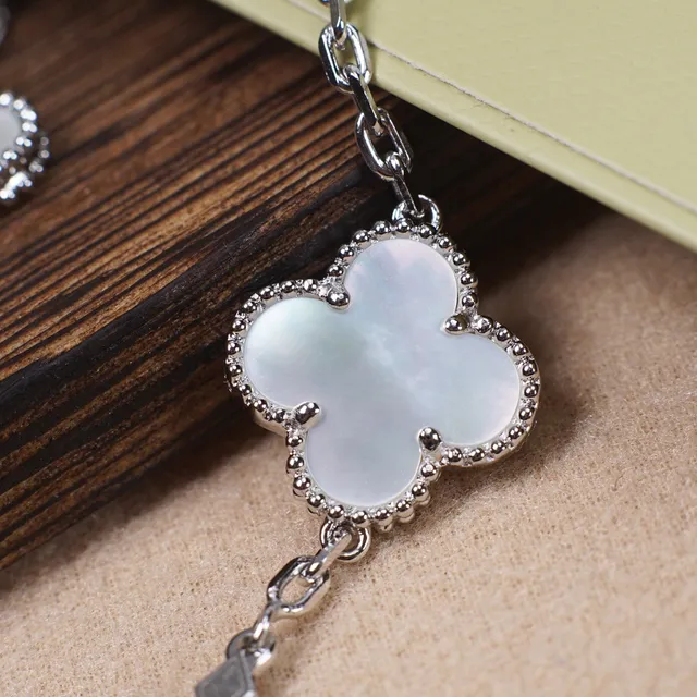Van Cleef & Arpels Alhambra 五图案 珍珠母贝 手链 3
