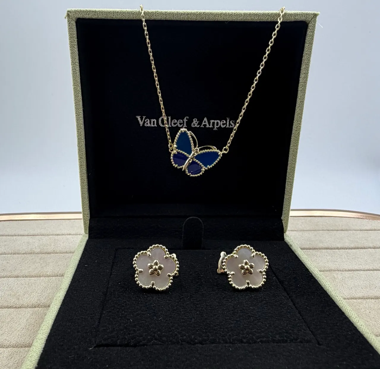 Van Cleef & Arpels Papillon নীল এনামেল প্রজাপতি ব্রেসলেট 2