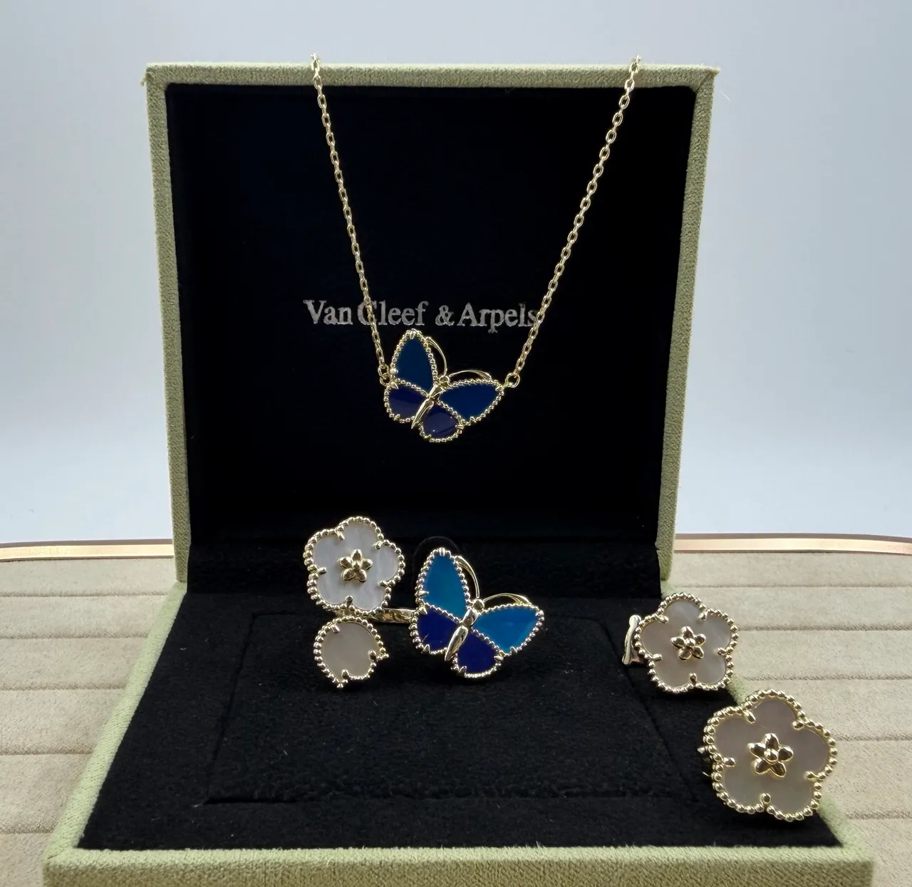 Van Cleef & Arpels Papillon নীল এনামেল প্রজাপতি ব্রেসলেট 6