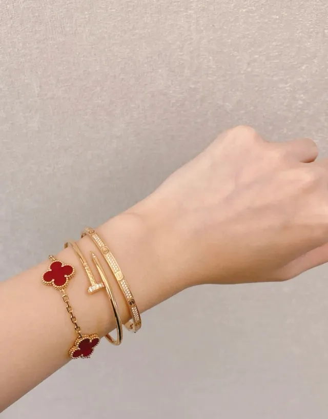 Van Cleef & Arpels Alhambra पाँच मोटिफ लाल एनामेल सोने की ब्रेसलेट 4
