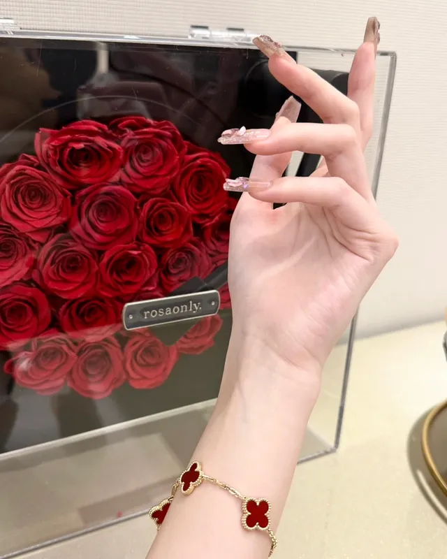 Van Cleef & Arpels Alhambra पाँच मोटिफ लाल एनामेल सोने की ब्रेसलेट 5