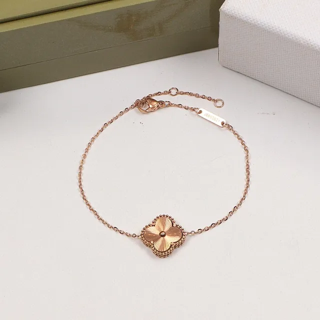 Van Cleef & Arpels Alhambra ذهب فضة نقش نبات القرنفل ذو الأربعة أوراق حافة خرزية مفصلة سوار 5