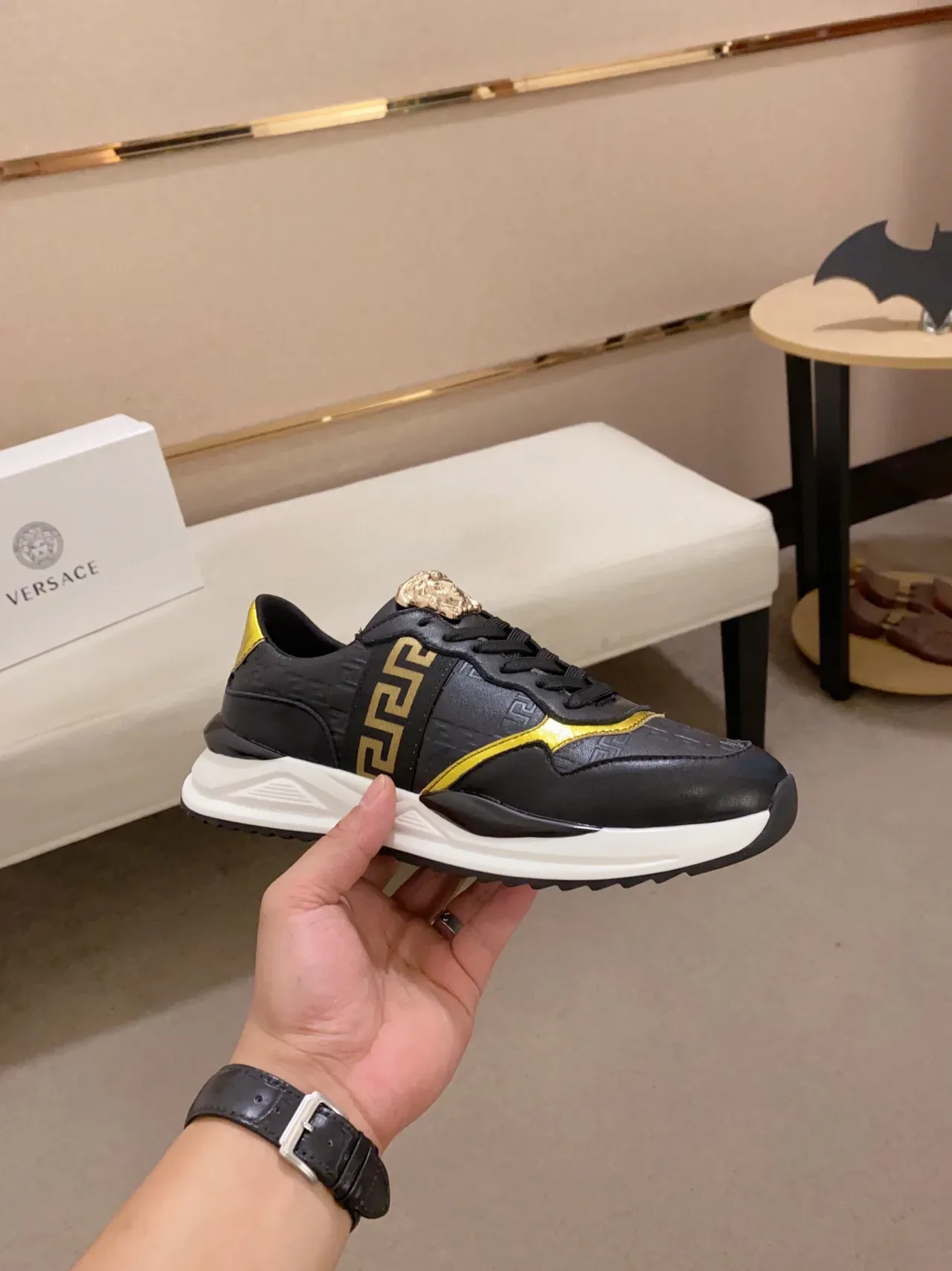 Versace Preto Dourado Couro Superior Padrão Greca Chave Tênis Lifestyle 6