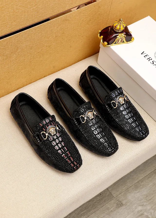 Versace Chain Reaction Black Gold Crocodile-Embossed Leather Medusa Head Horsebit Buckle Loafer 6