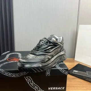 Versace Chain Reaction 磨损金属黑色厚底运动鞋