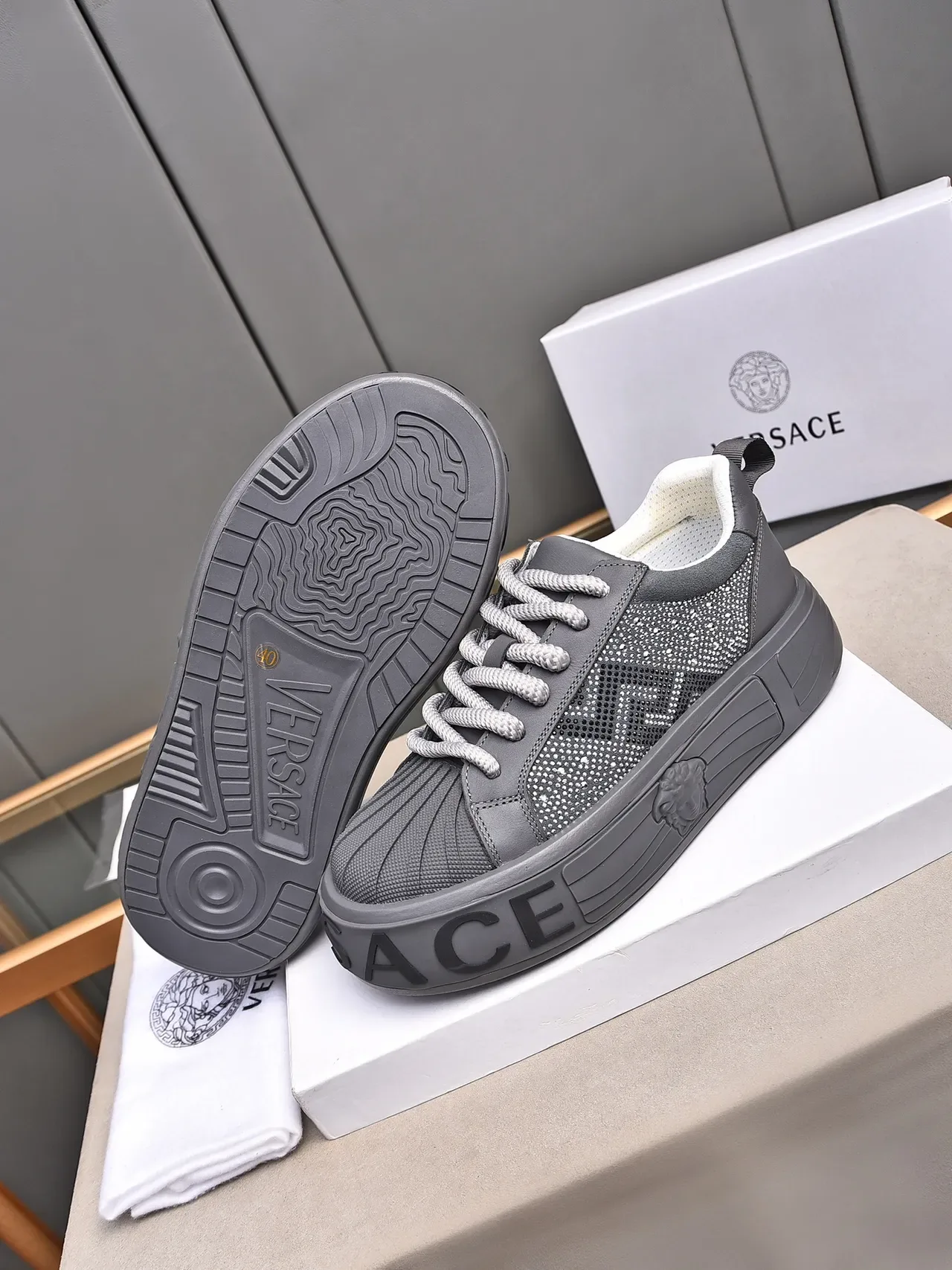 Versace Chain Reaction Gris Plateforme à cristaux Sneakers Lifestyle 4