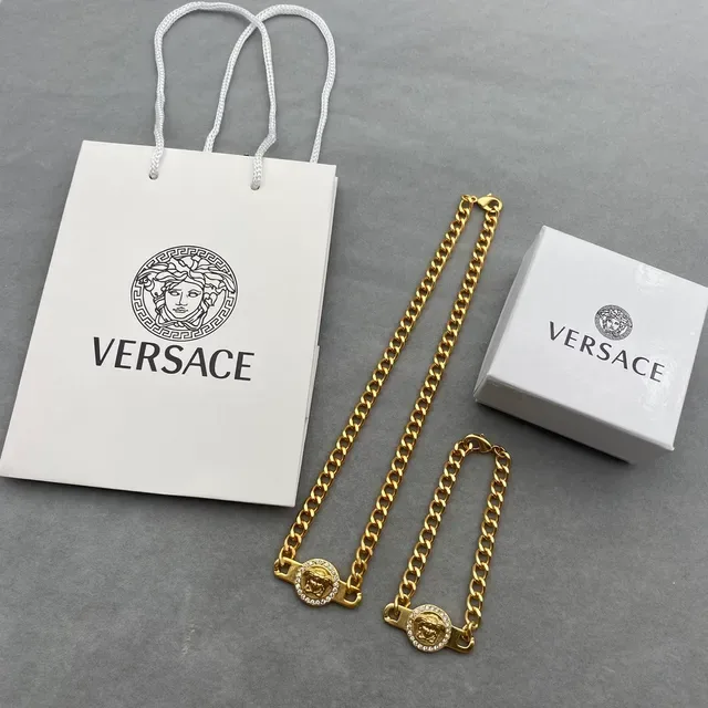 Versace Chain Reaction Medusa Head بيزل كريستال لون ذهبي سلسلة كرب أساور 4
