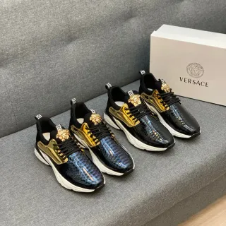 Versace Chain Reaction 蛇纹皮和金色厚底运动鞋