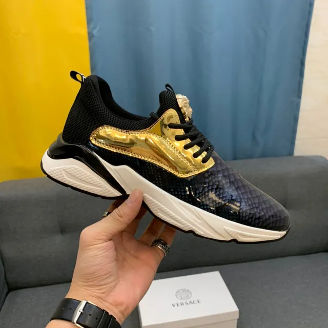 Versace Chain Reaction حذاء رياضي جلد الثعابين وذهبي كثيف 9