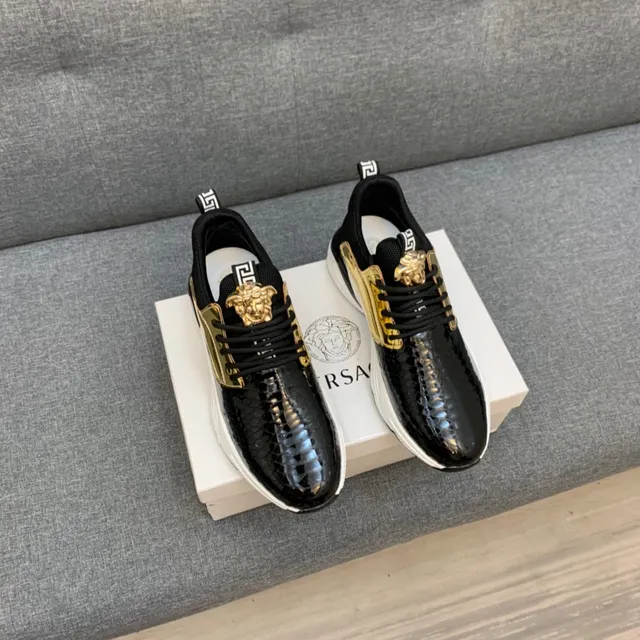 Versace Chain Reaction حذاء رياضي جلد الثعابين وذهبي كثيف 13