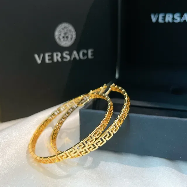Versace Greca Odissea Aros Dourados com Chave Grega 6