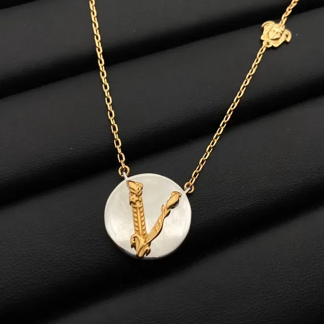 Versace Iconic Medusa & V Collection সোনালি চেইন নেকলেস 3