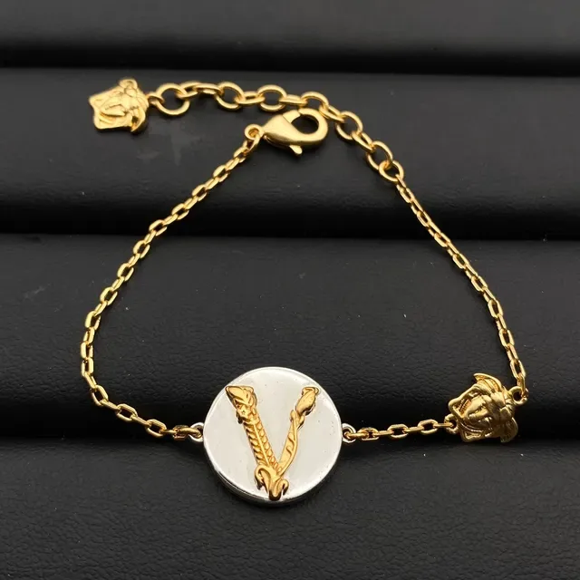 Versace Iconic Medusa & V Collection সোনালি চেইন নেকলেস 6