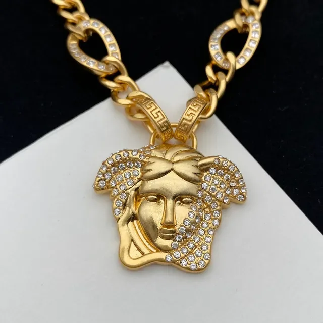 Versace Medusa ক্রিস্টাল পেভে গোল্ড টোন হার 2
