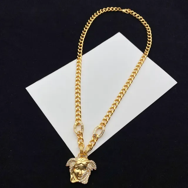 Versace Medusa ক্রিস্টাল পেভে গোল্ড টোন হার 3