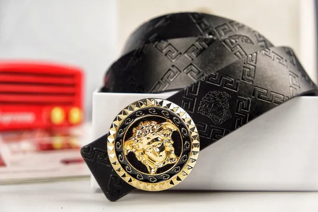 Versace Medusa Embossed Greca 黑色皮革腰带 2