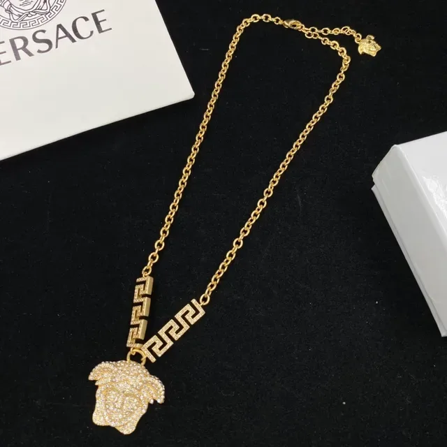 Versace Medusa Head क्रिस्टल पावे गोल्ड टोन नेकलेस 2