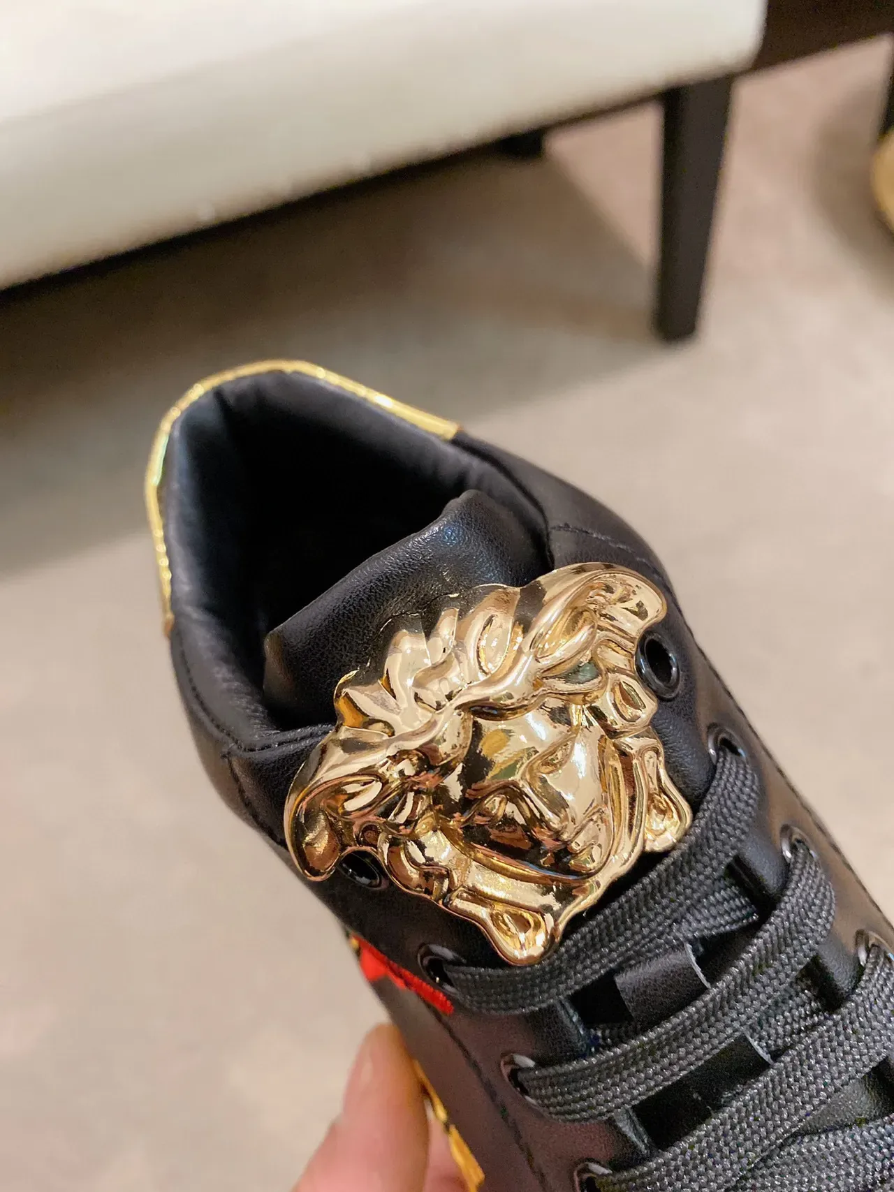Versace Odissea Sneakers Lifestyle Noir et Or Brodé 5